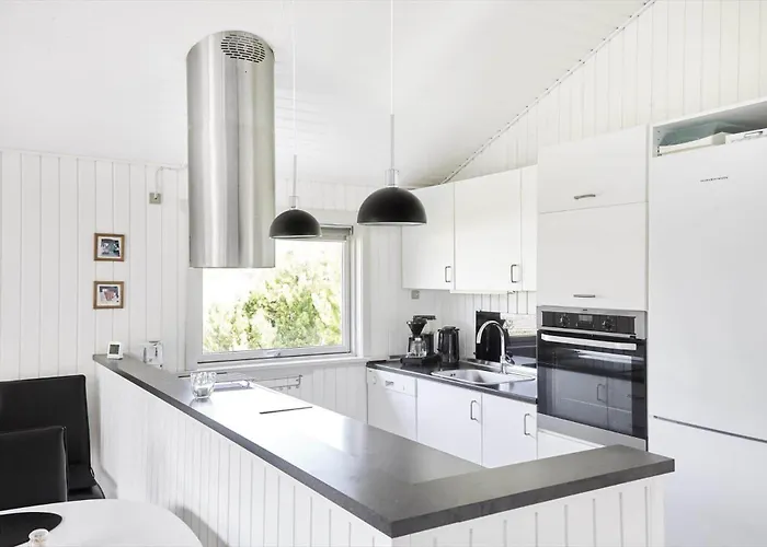 بيت للعطل 12276-1-sjaellands-odde-strandlystgardsvej-14 *